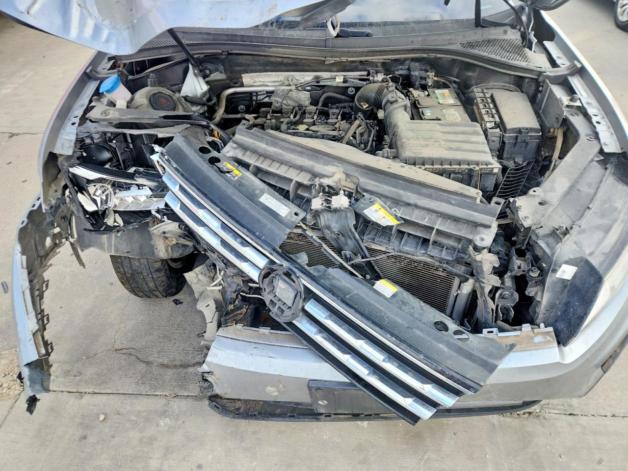 2020 VOLKSWAGEN TIGUAN S photo 11