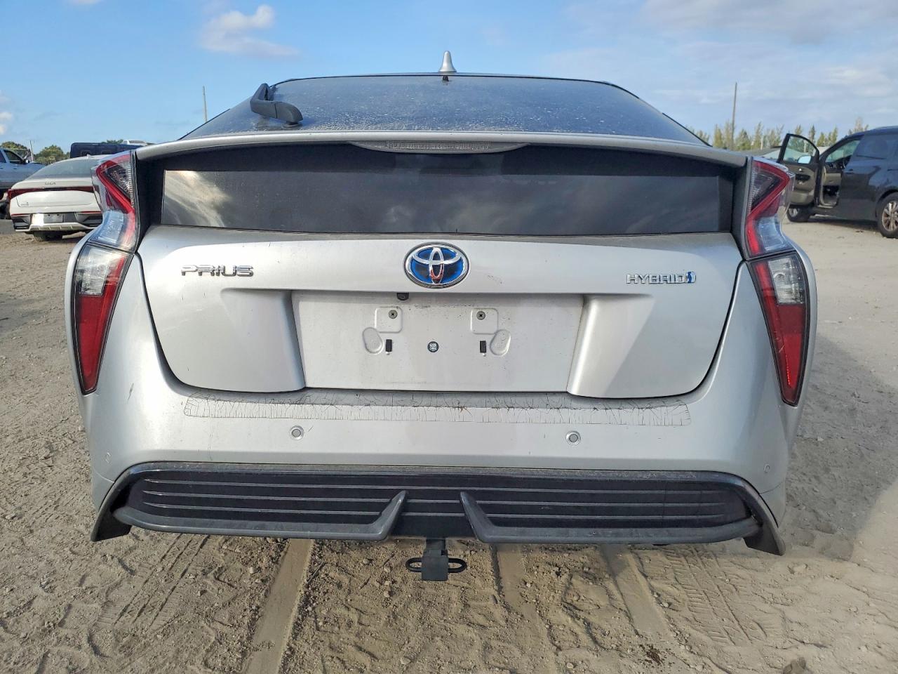 2018 TOYOTA PRIUS photo 6
