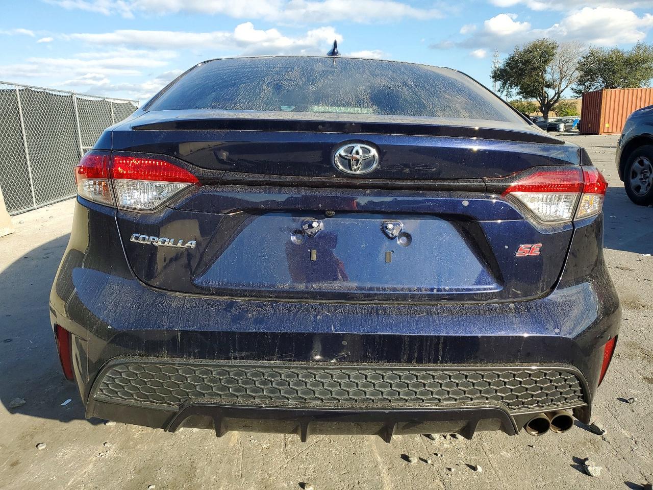 2020 TOYOTA COROLLA SE photo 6