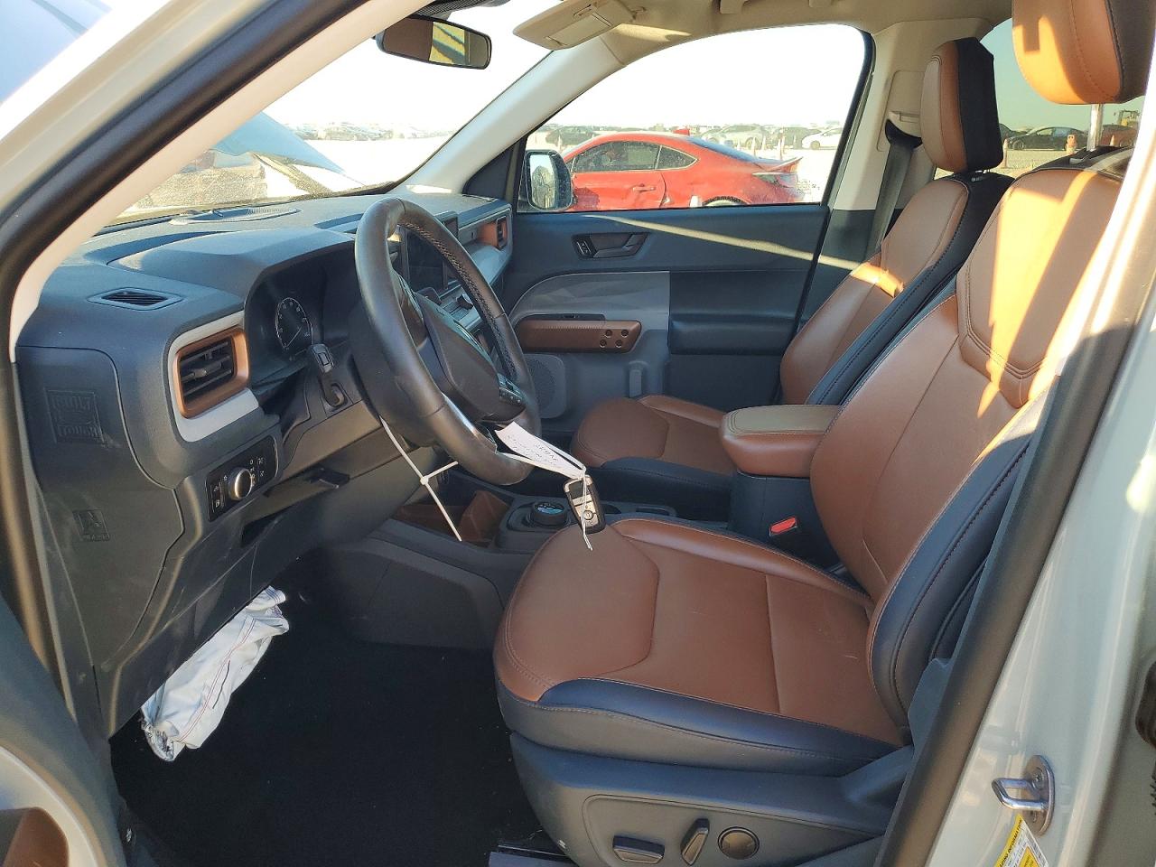 2024 FORD MAVERICK LARIAT photo 19