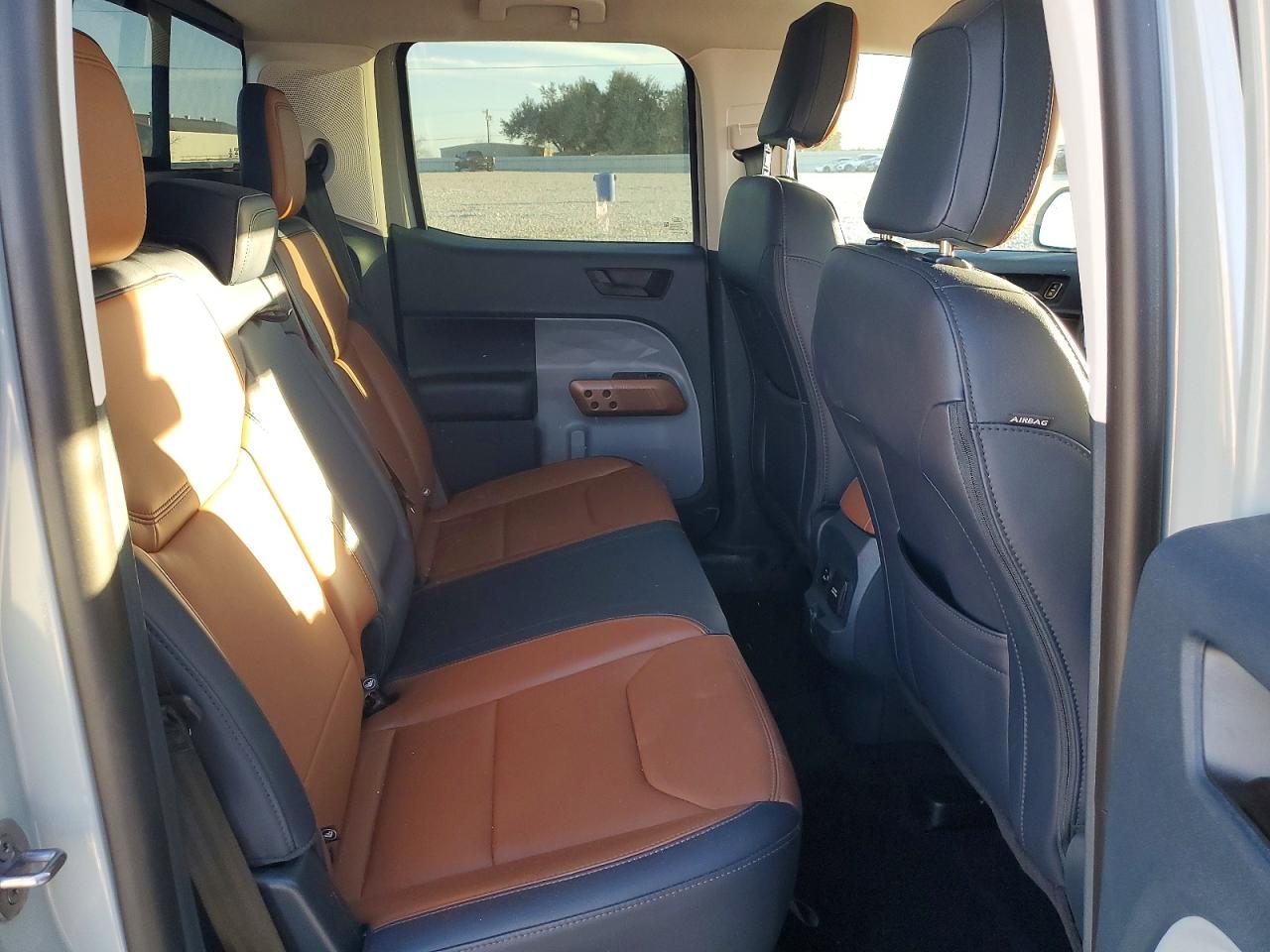2024 FORD MAVERICK LARIAT photo 28