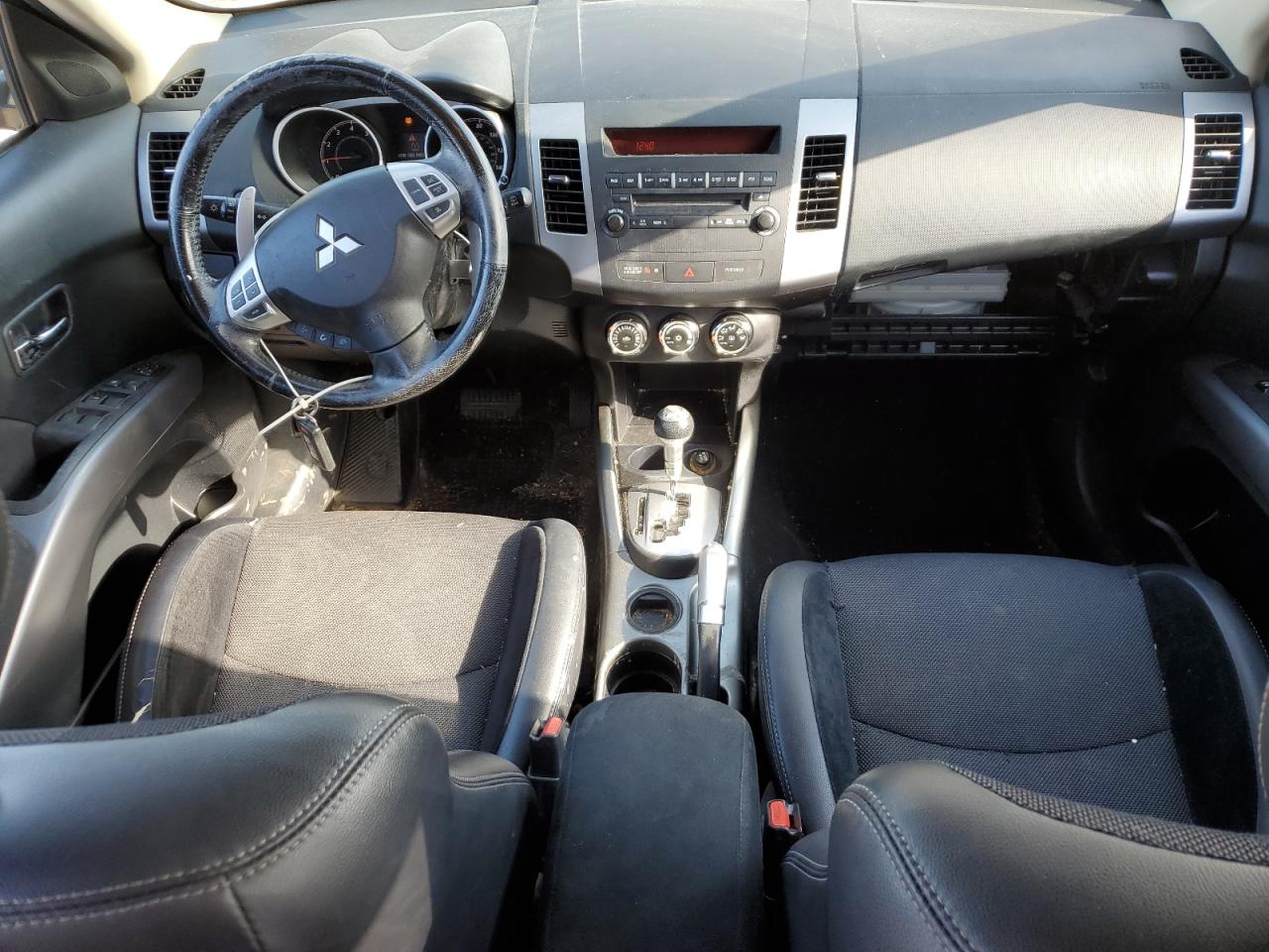 2013 MITSUBISHI OUTLANDER SE photo 8