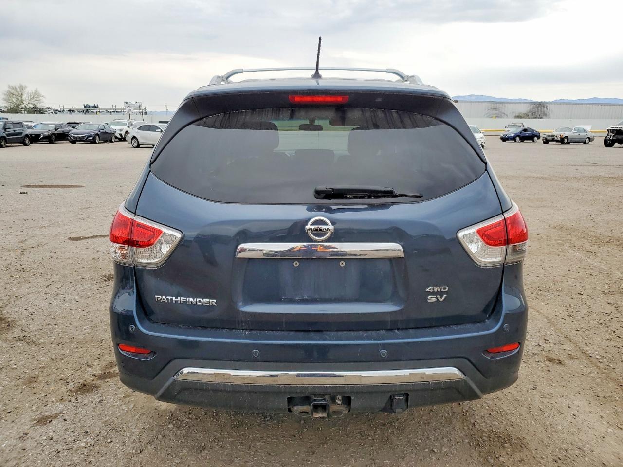 2013 NISSAN PATHFINDER S photo 6