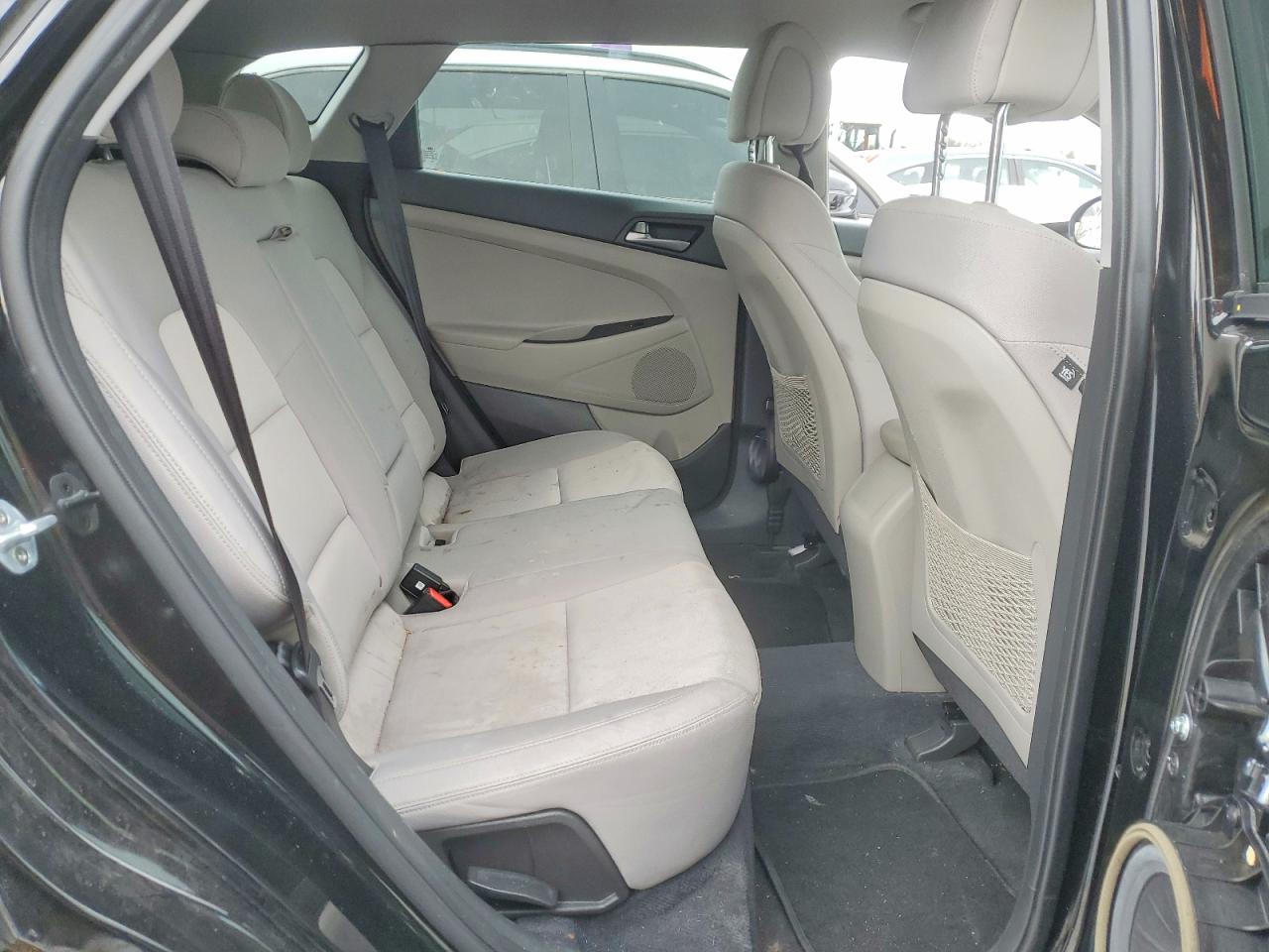 2018 HYUNDAI TUCSON SE photo 11