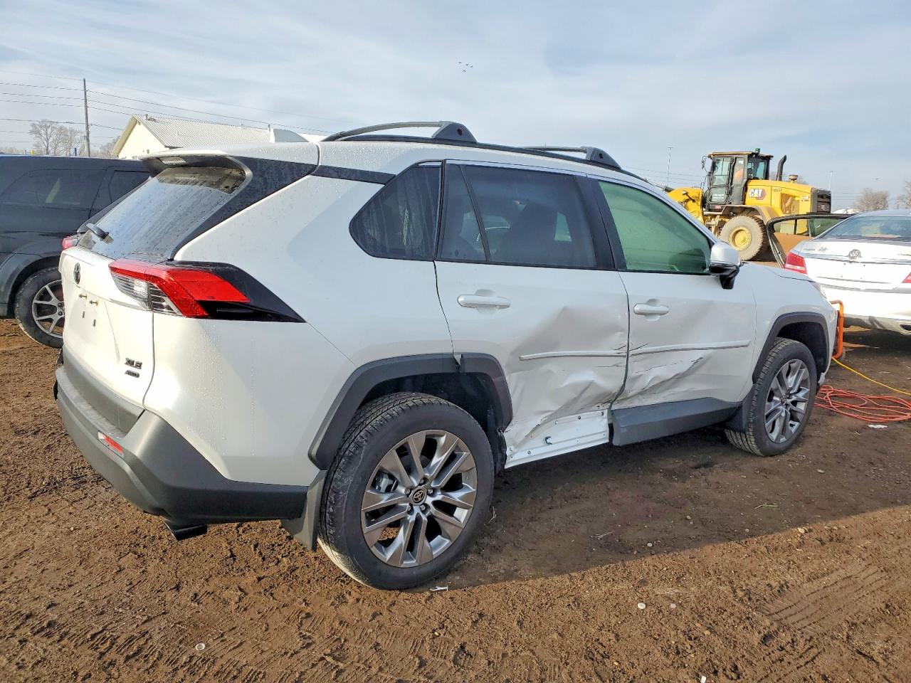 2025 TOYOTA RAV4 XLE PREMIUM photo 3