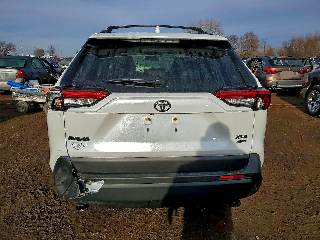 2025 TOYOTA RAV4 XLE PREMIUM photo 6