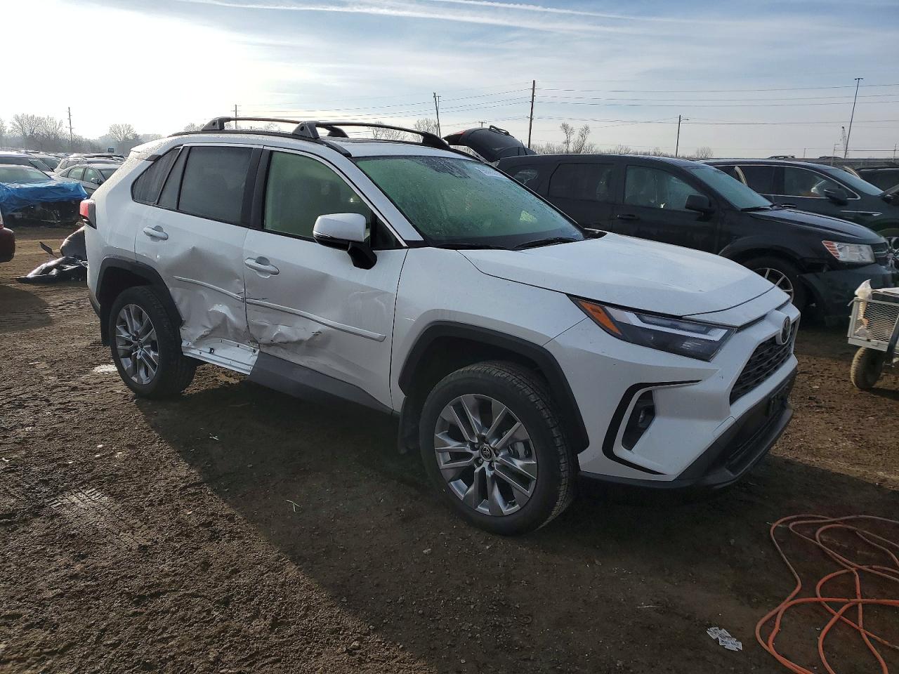 2025 TOYOTA RAV4 XLE PREMIUM photo 4
