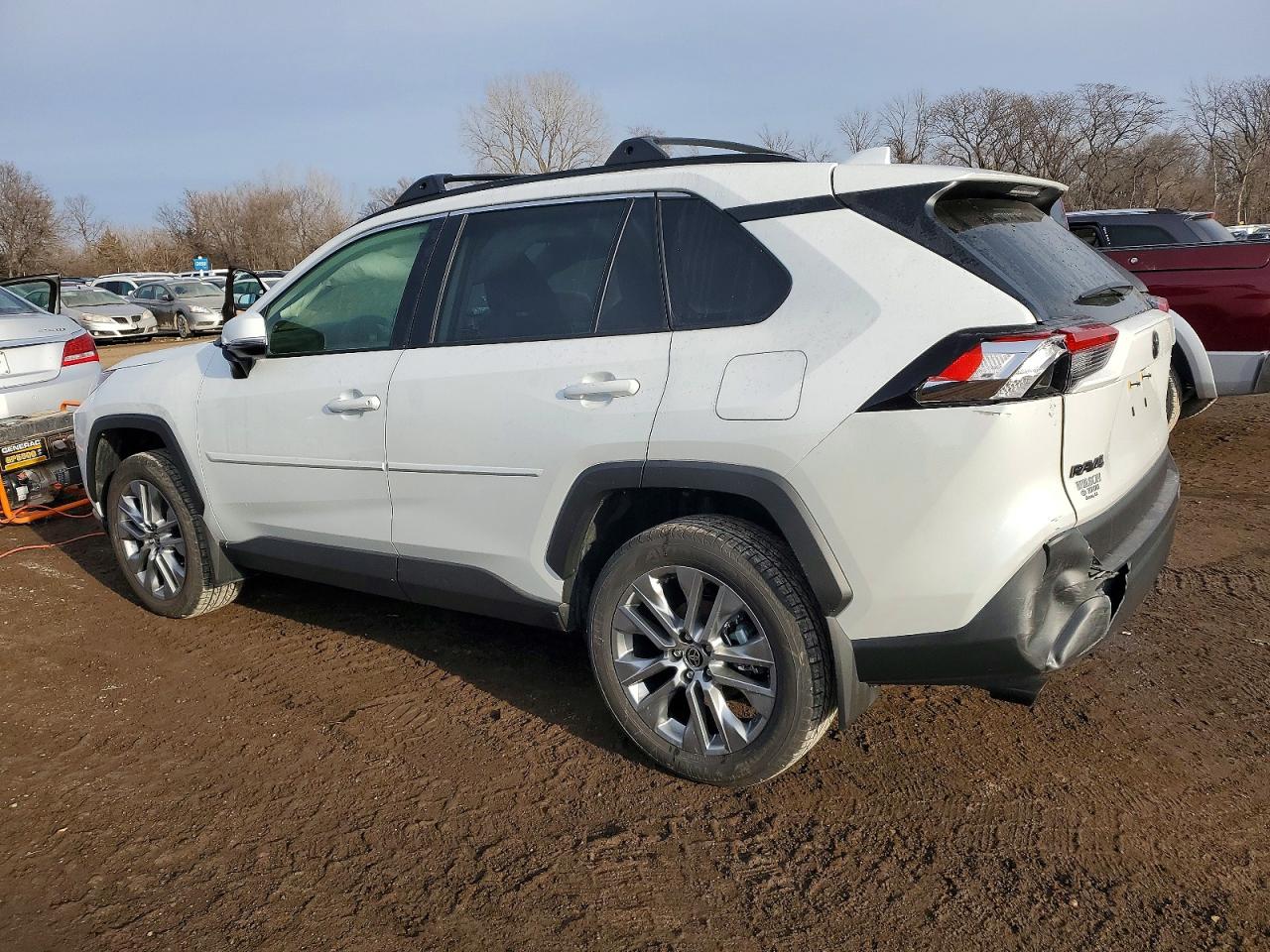 2025 TOYOTA RAV4 XLE PREMIUM photo 2
