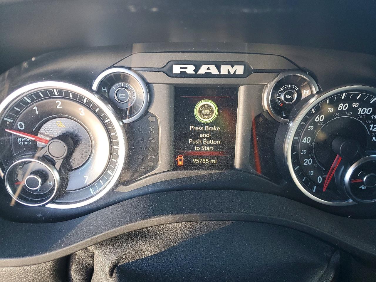 2019 RAM 1500 BIG HORN/LONE STAR photo 9