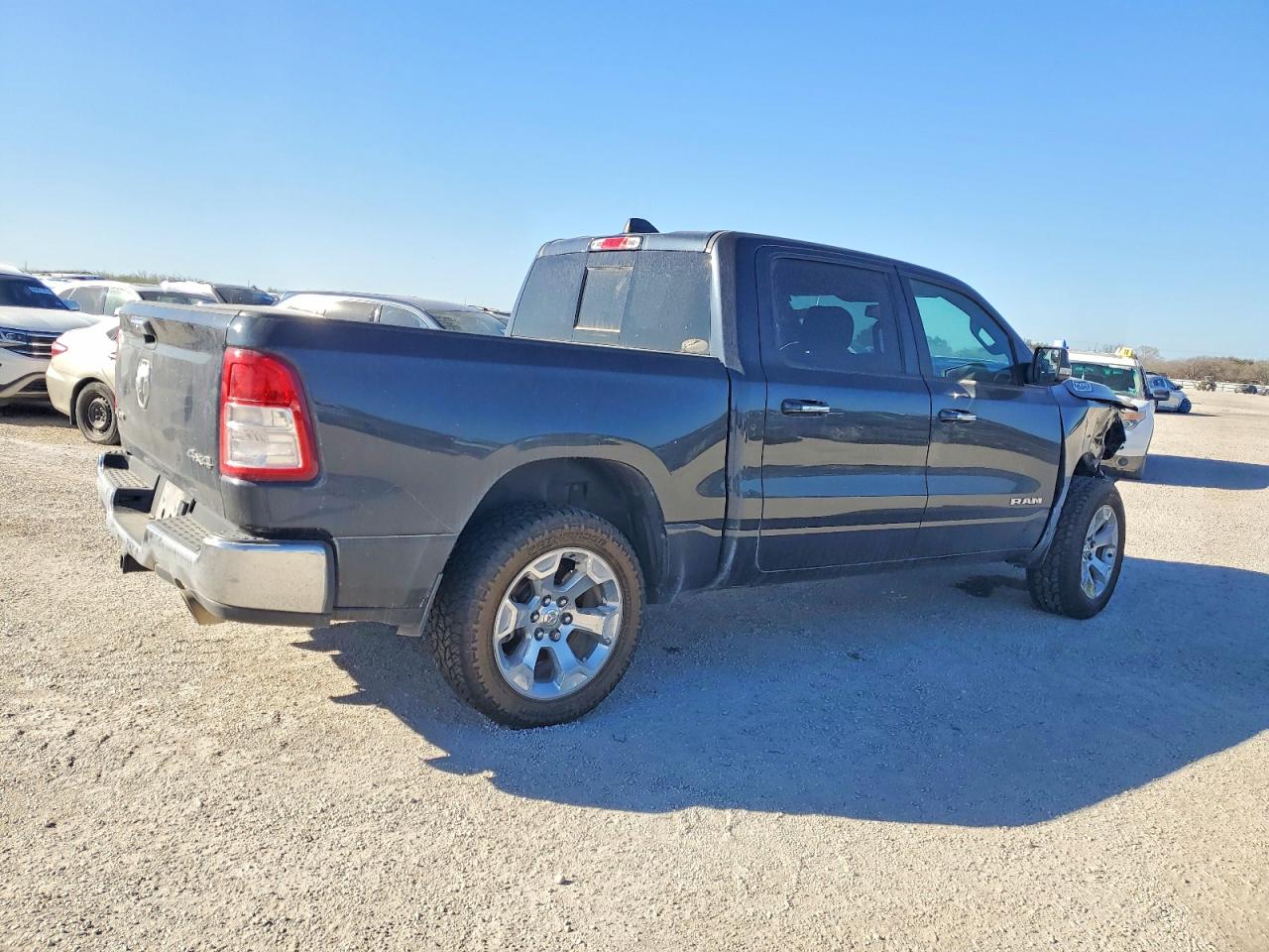 2019 RAM 1500 BIG HORN/LONE STAR photo 3