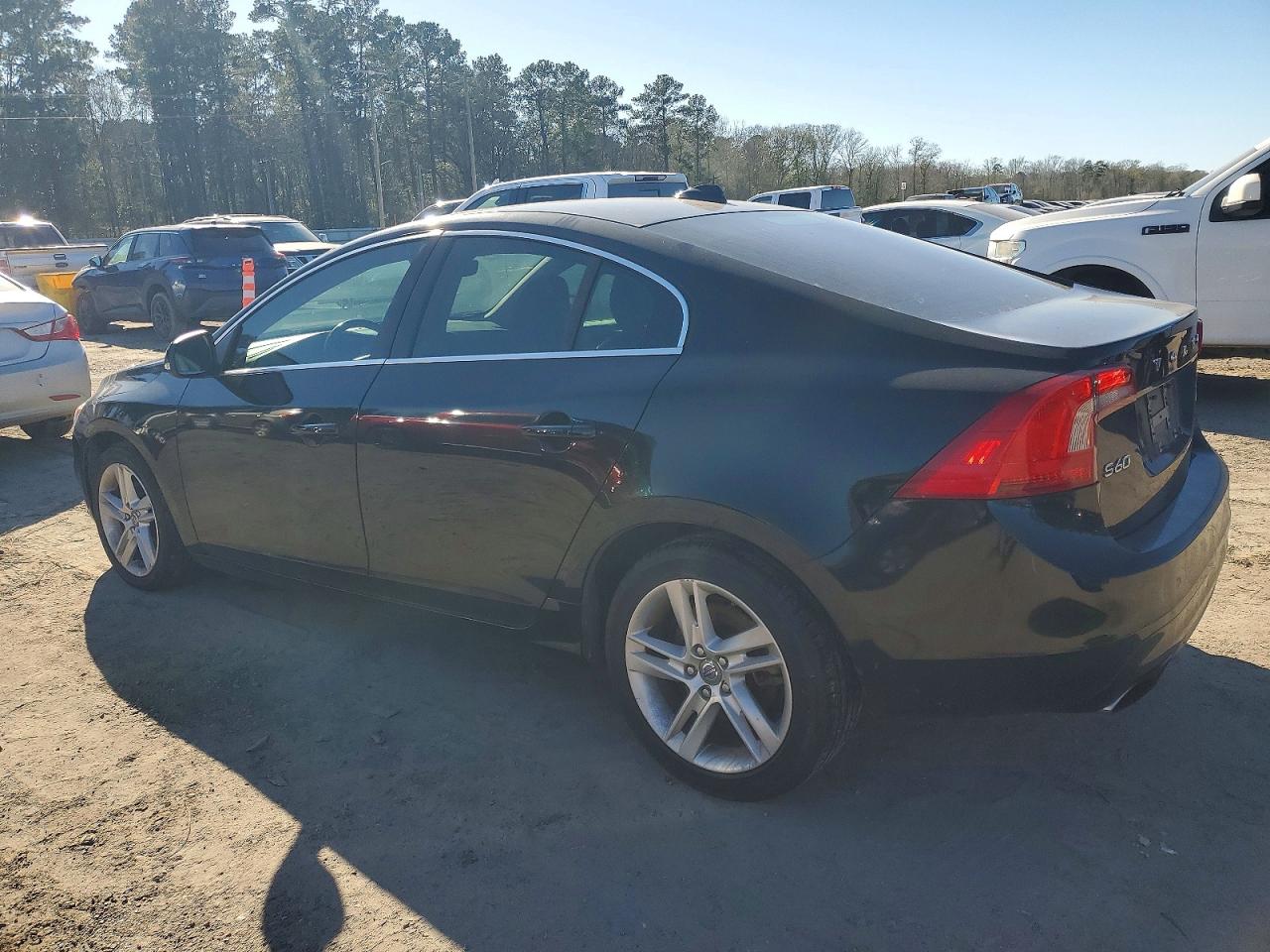 2015 VOLVO S60 PREMIER photo 2