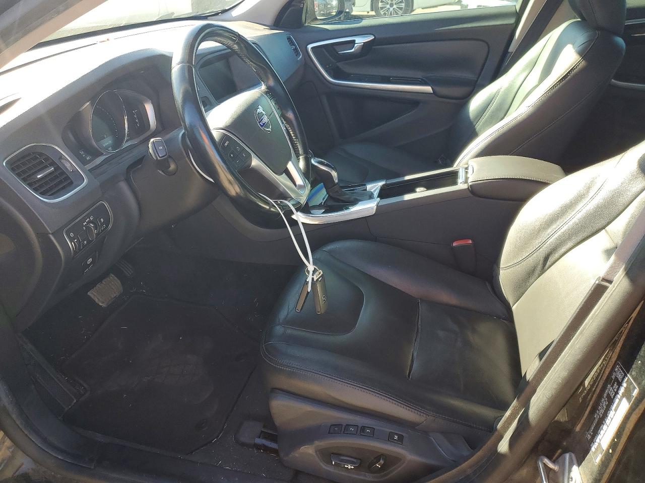 2015 VOLVO S60 PREMIER photo 7