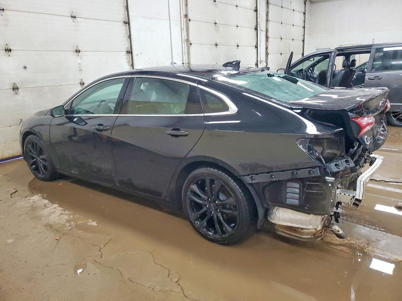 2021 CHEVROLET MALIBU LT photo 2