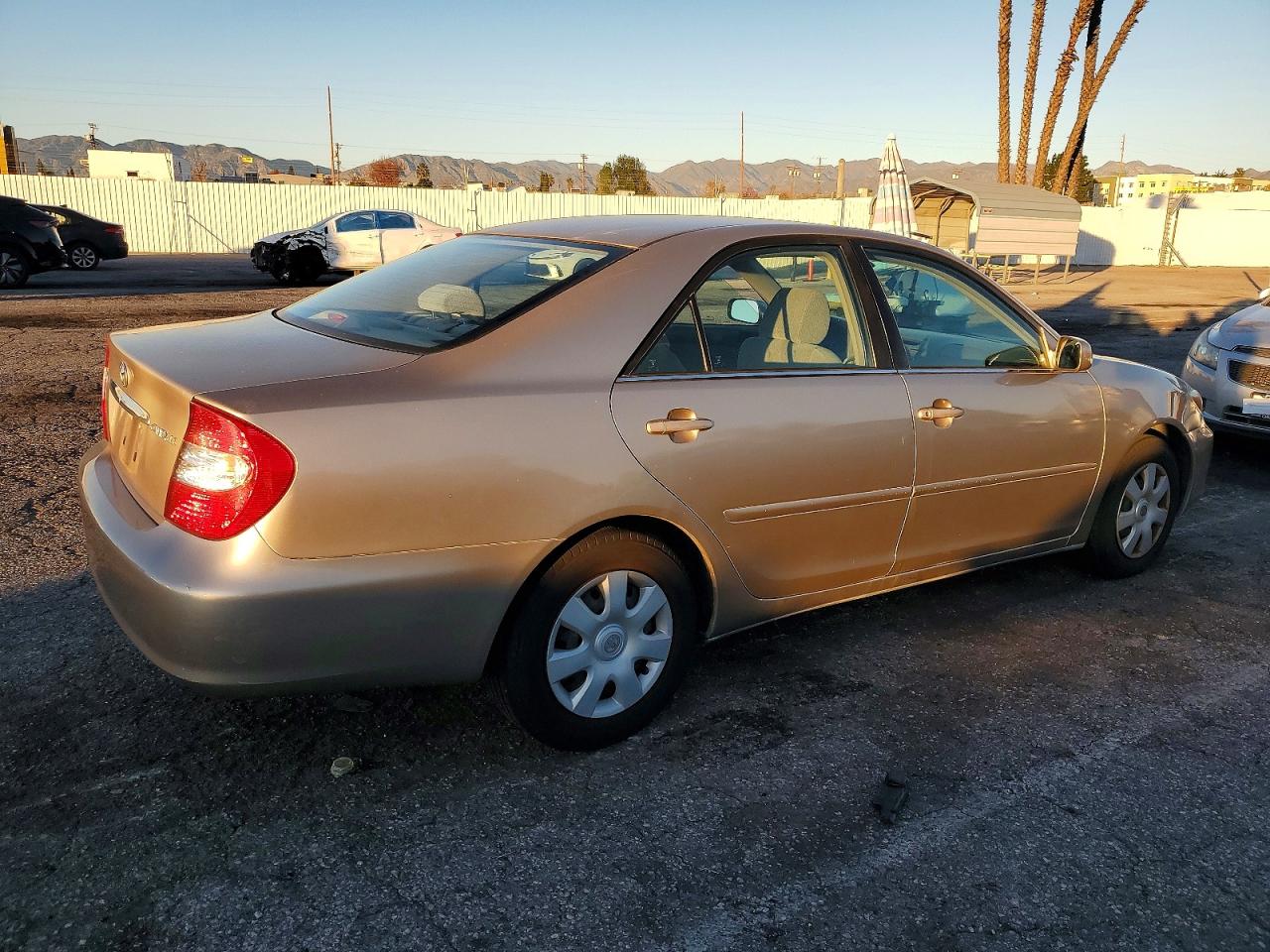2003 TOYOTA CAMRY LE photo 5