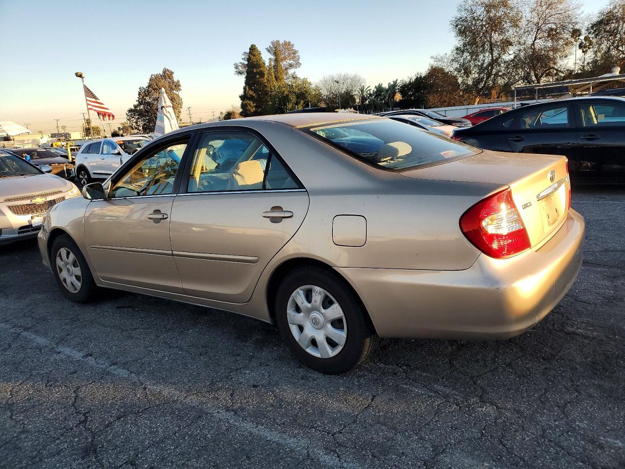 2003 TOYOTA CAMRY LE photo 3