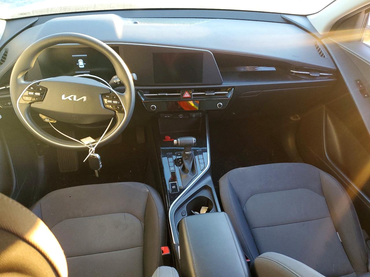 2023 KIA NIRO LX photo 22