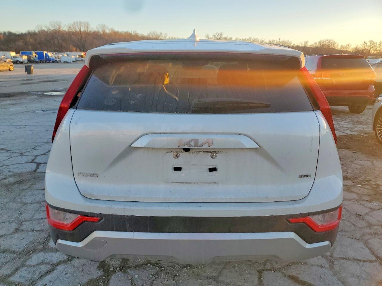 2023 KIA NIRO LX photo 16