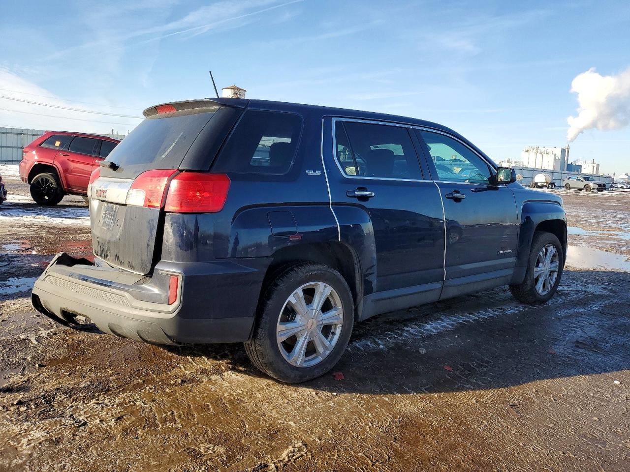 2017 GMC TERRAIN SLE photo 3