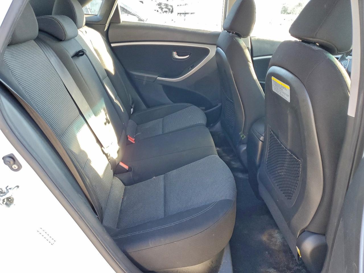 2017 HYUNDAI ELANTRA GT photo 10