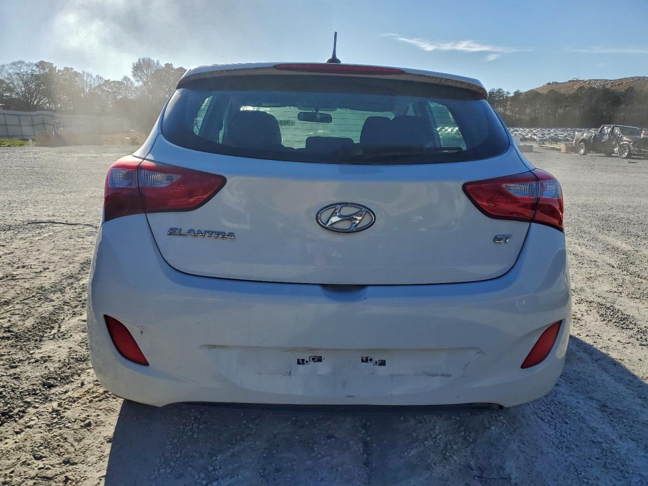2017 HYUNDAI ELANTRA GT photo 6