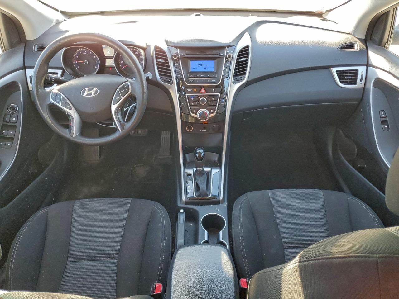 2017 HYUNDAI ELANTRA GT photo 8