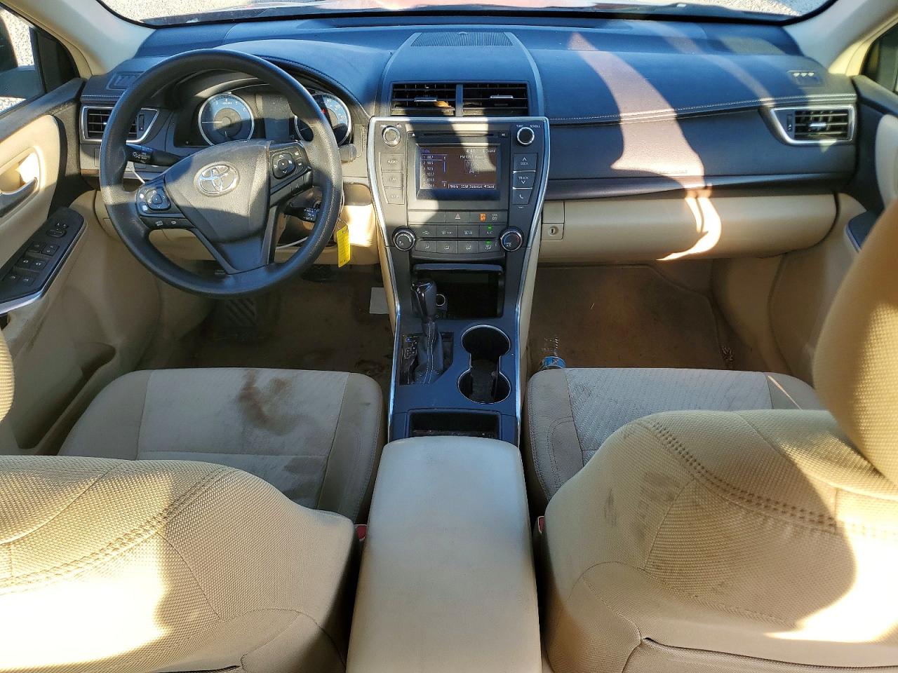 2016 TOYOTA CAMRY LE photo 8