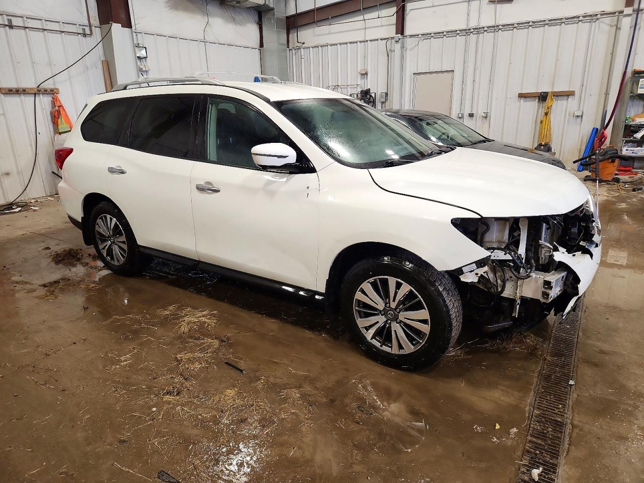 2017 NISSAN PATHFINDER S photo 4