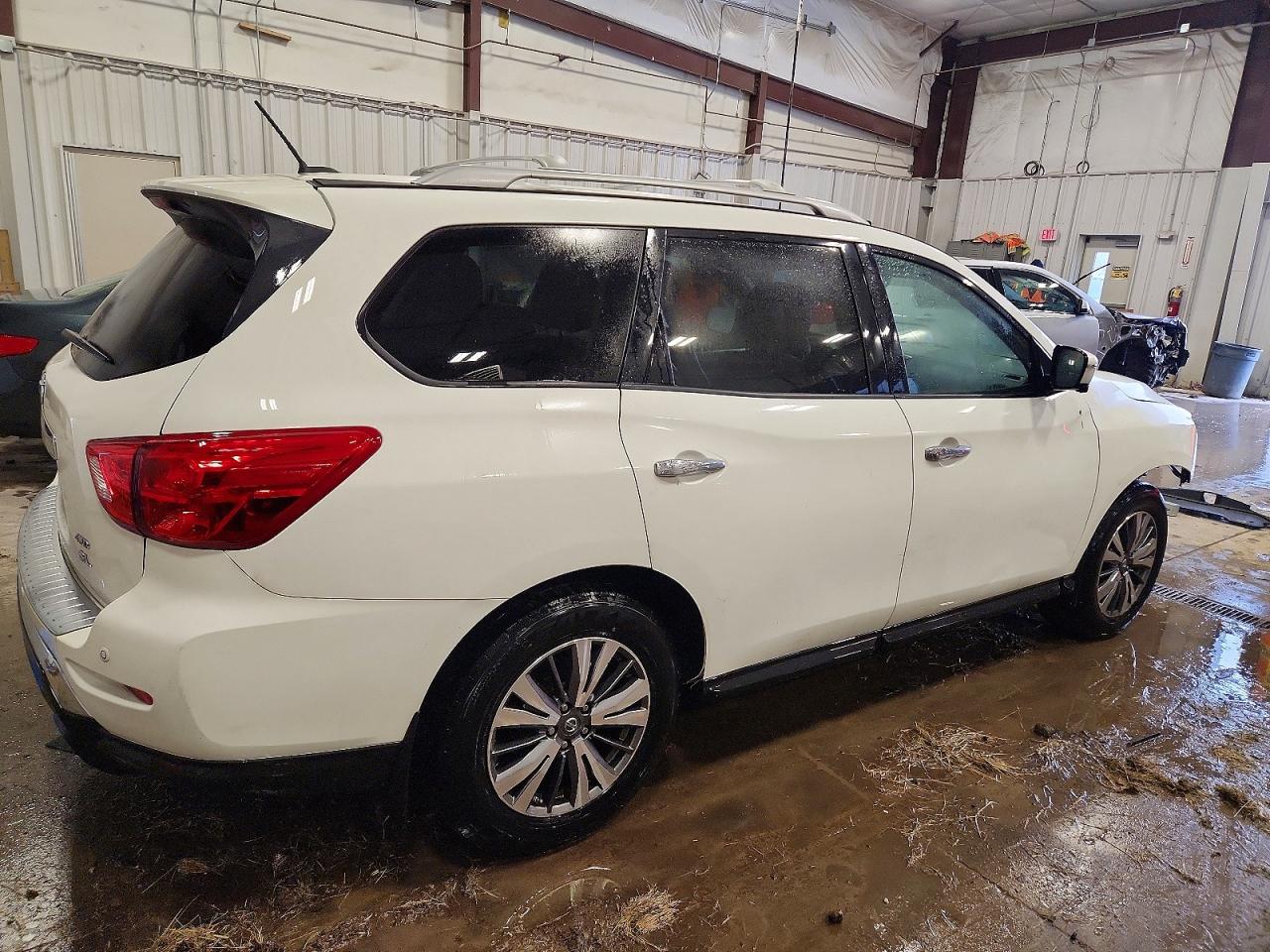 2017 NISSAN PATHFINDER S photo 3