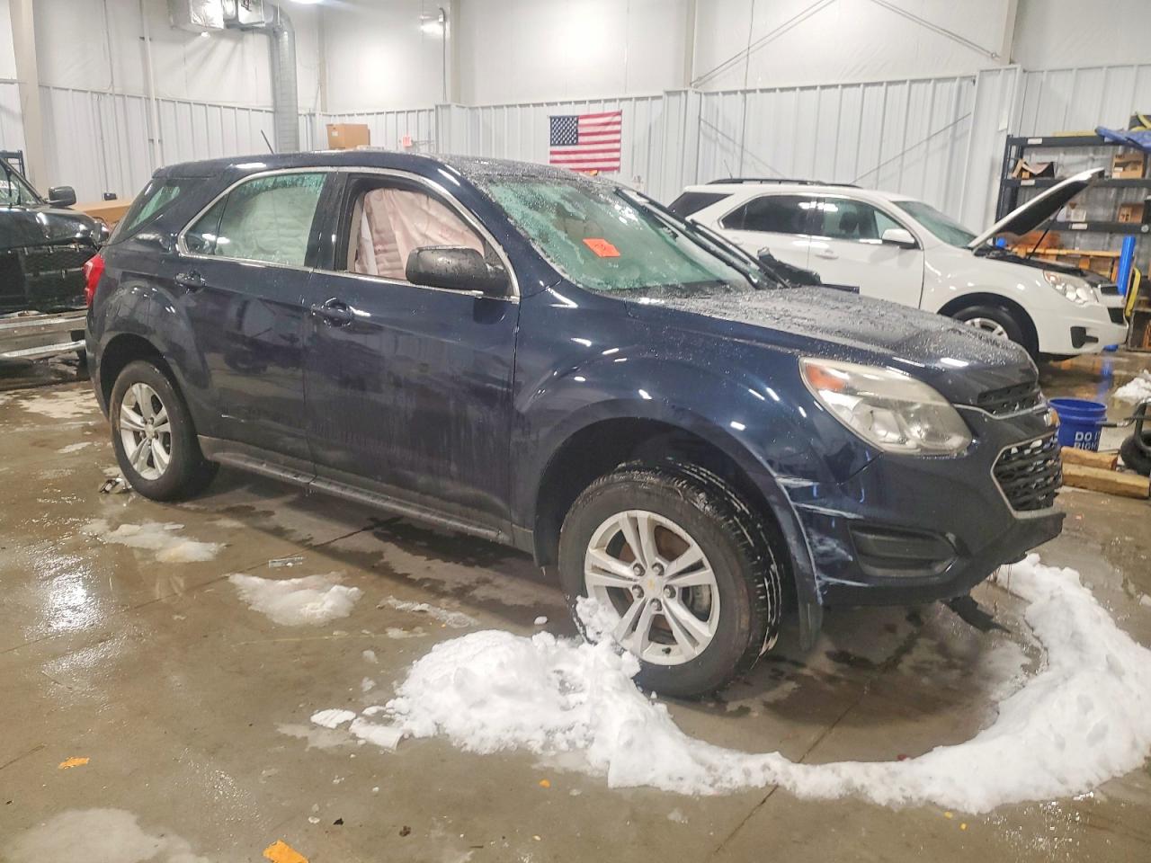 2017 CHEVROLET EQUINOX LS photo 4