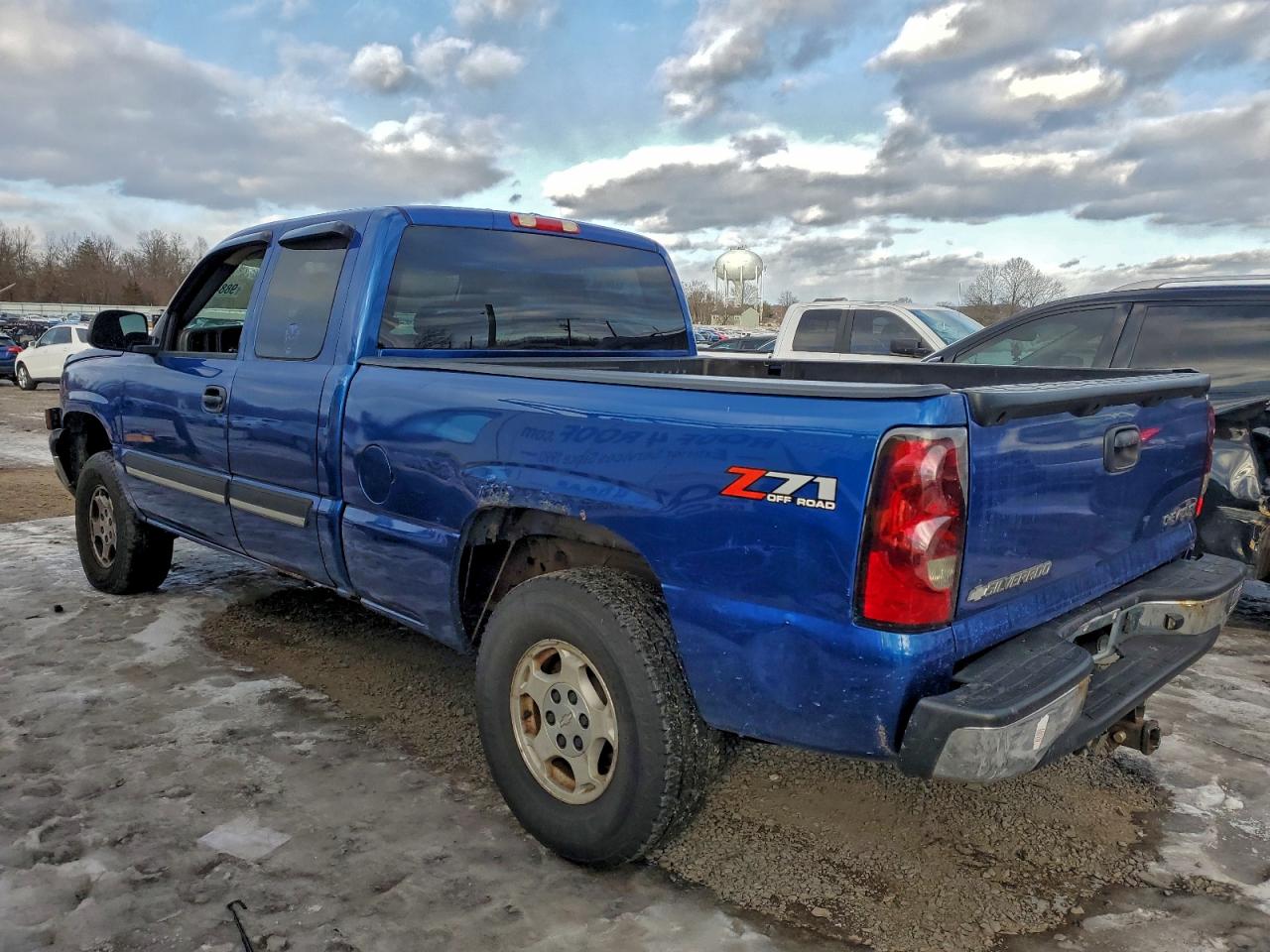 2004 CHEVROLET SILVERADO K1500 photo 2