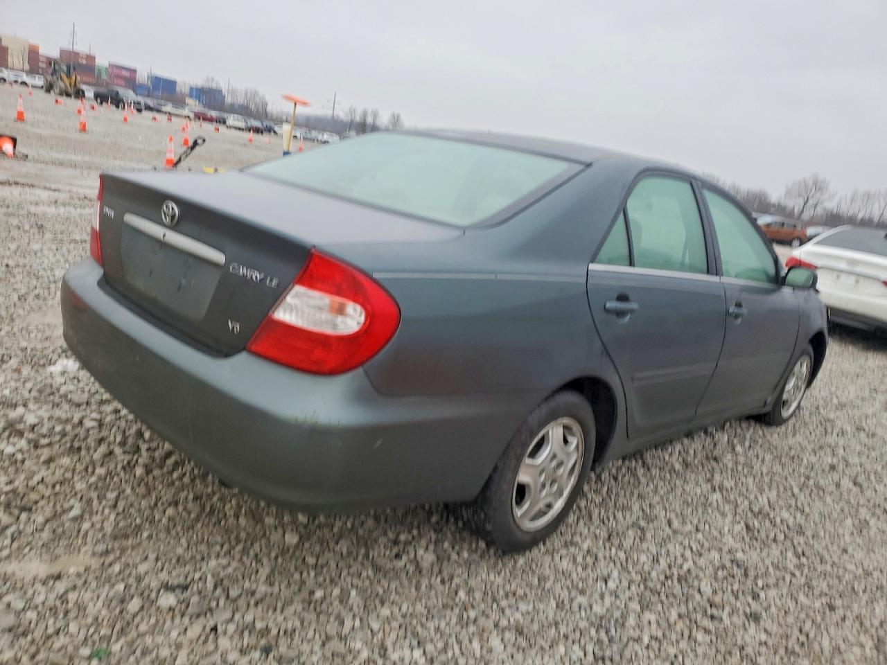2003 TOYOTA CAMRY LE photo 3