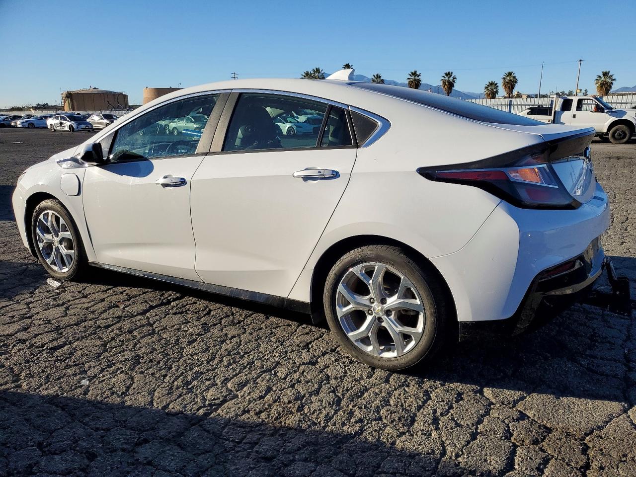 2017 CHEVROLET VOLT PREMIER photo 2