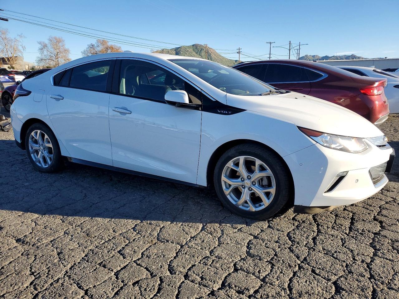 2017 CHEVROLET VOLT PREMIER photo 4