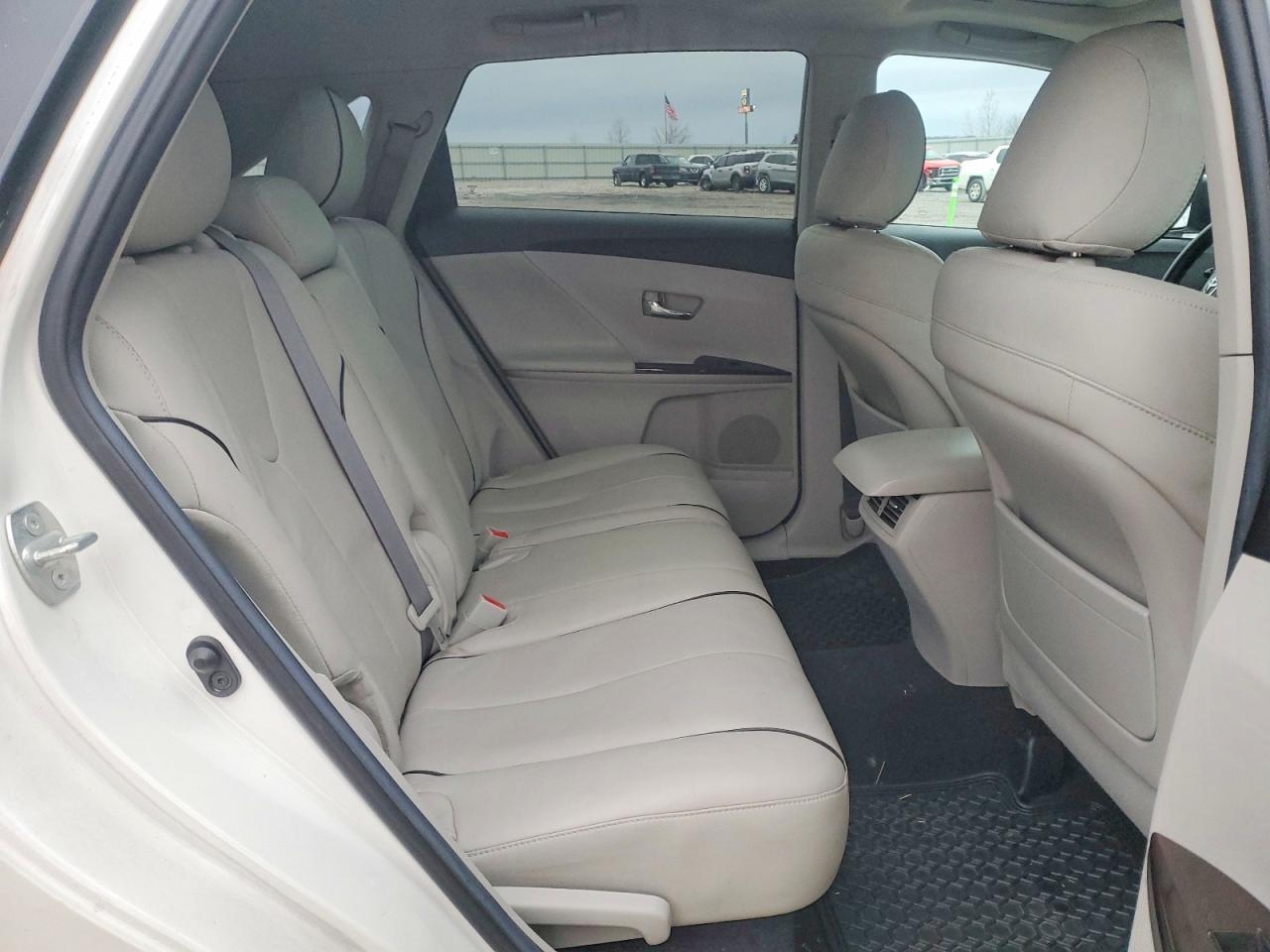 2011 TOYOTA VENZA photo 11