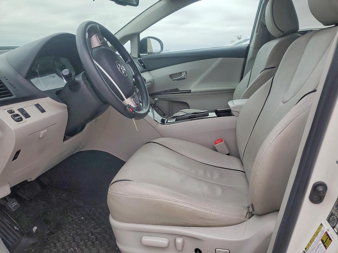 2011 TOYOTA VENZA photo 7