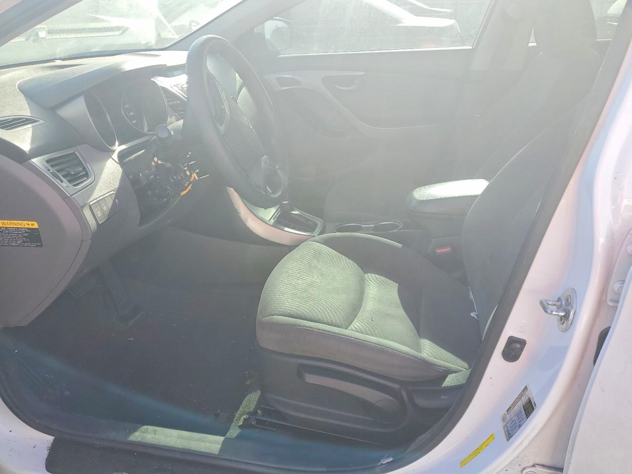2015 HYUNDAI ELANTRA SE photo 19