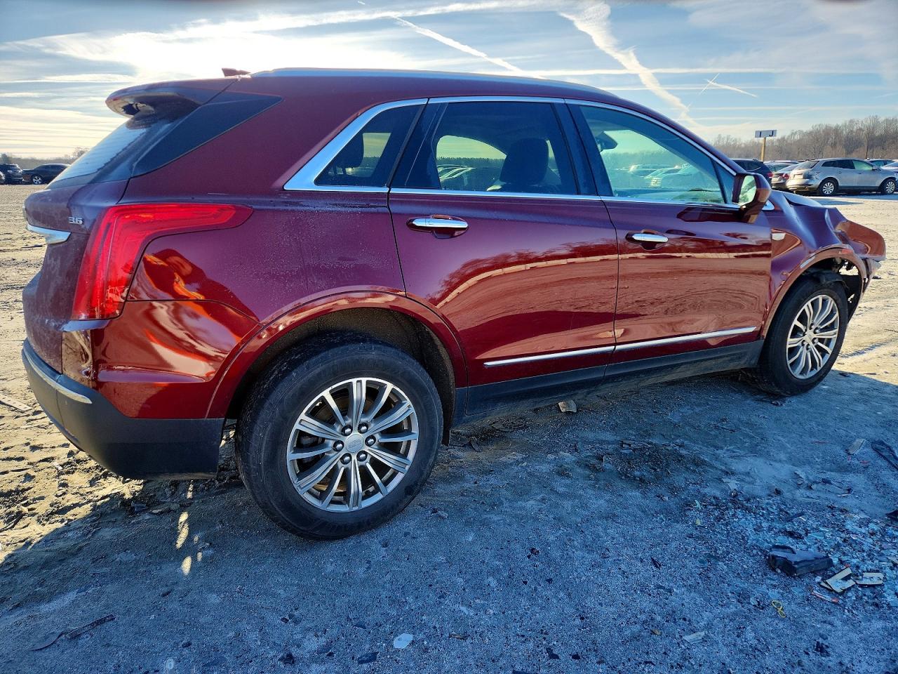 2017 CADILLAC XT5 LUXURY photo 3