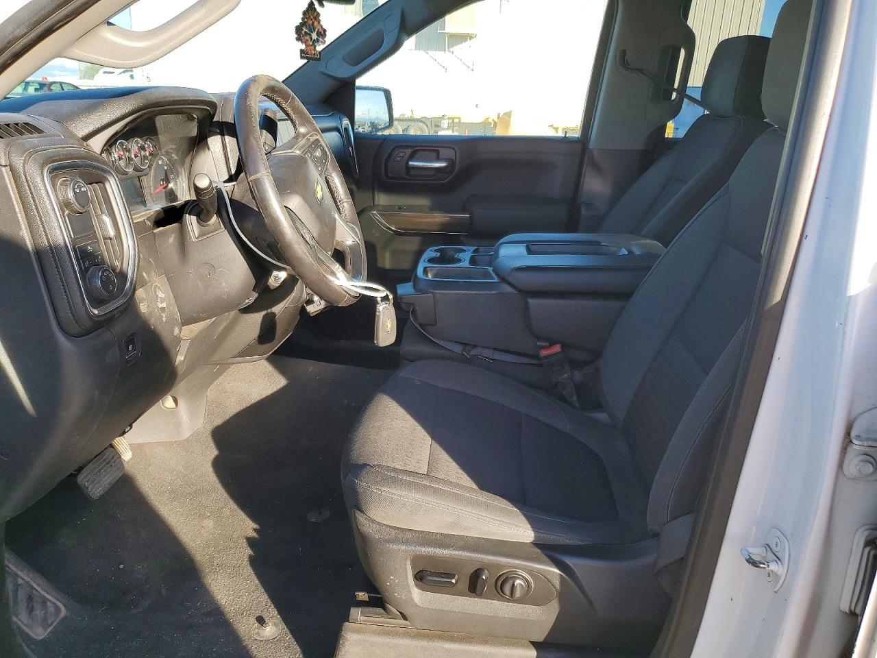 2020 CHEVROLET SILVERADO C1500 LT photo 7