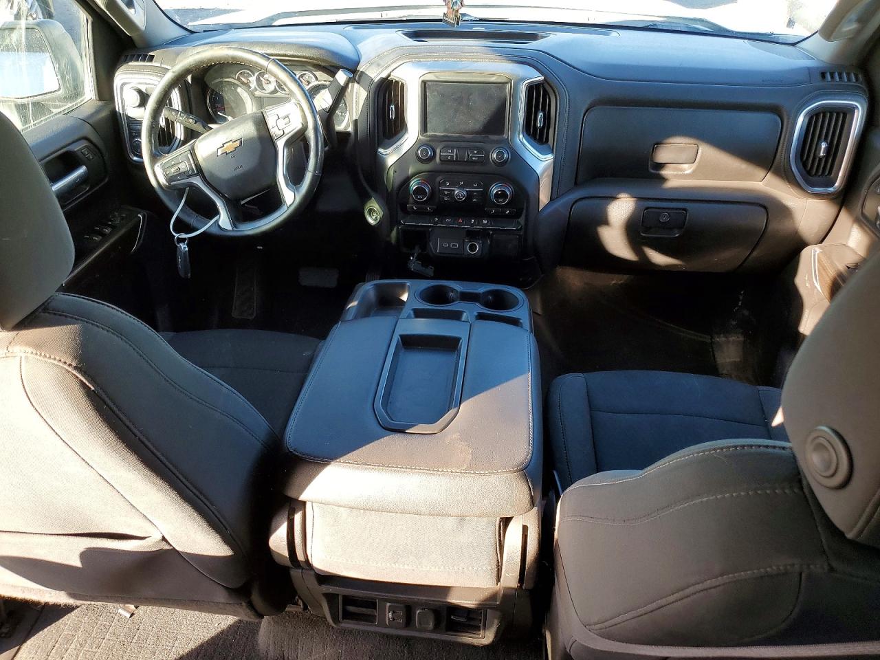 2020 CHEVROLET SILVERADO C1500 LT photo 8