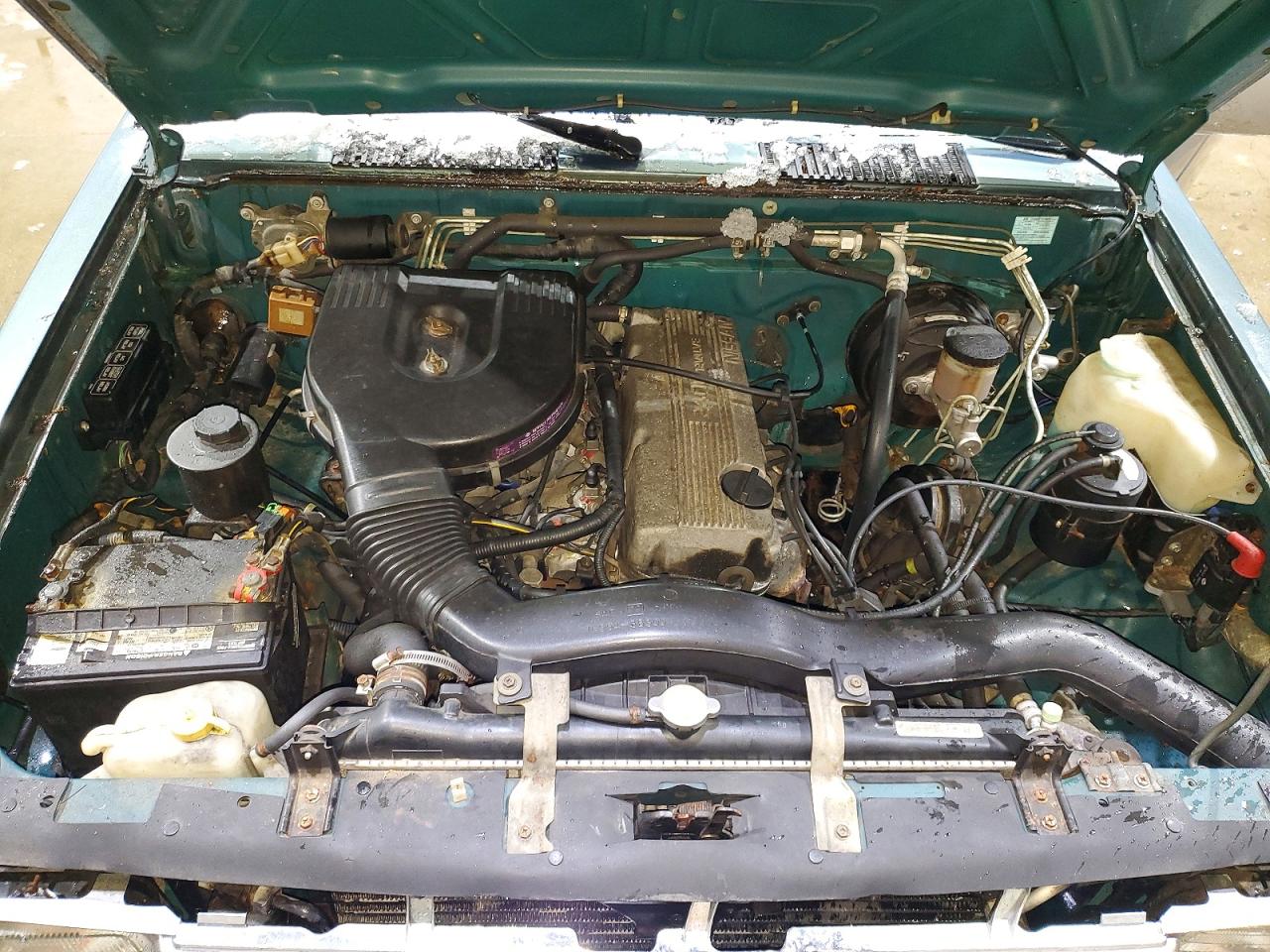 1995 NISSAN TRUCK BASE photo 11