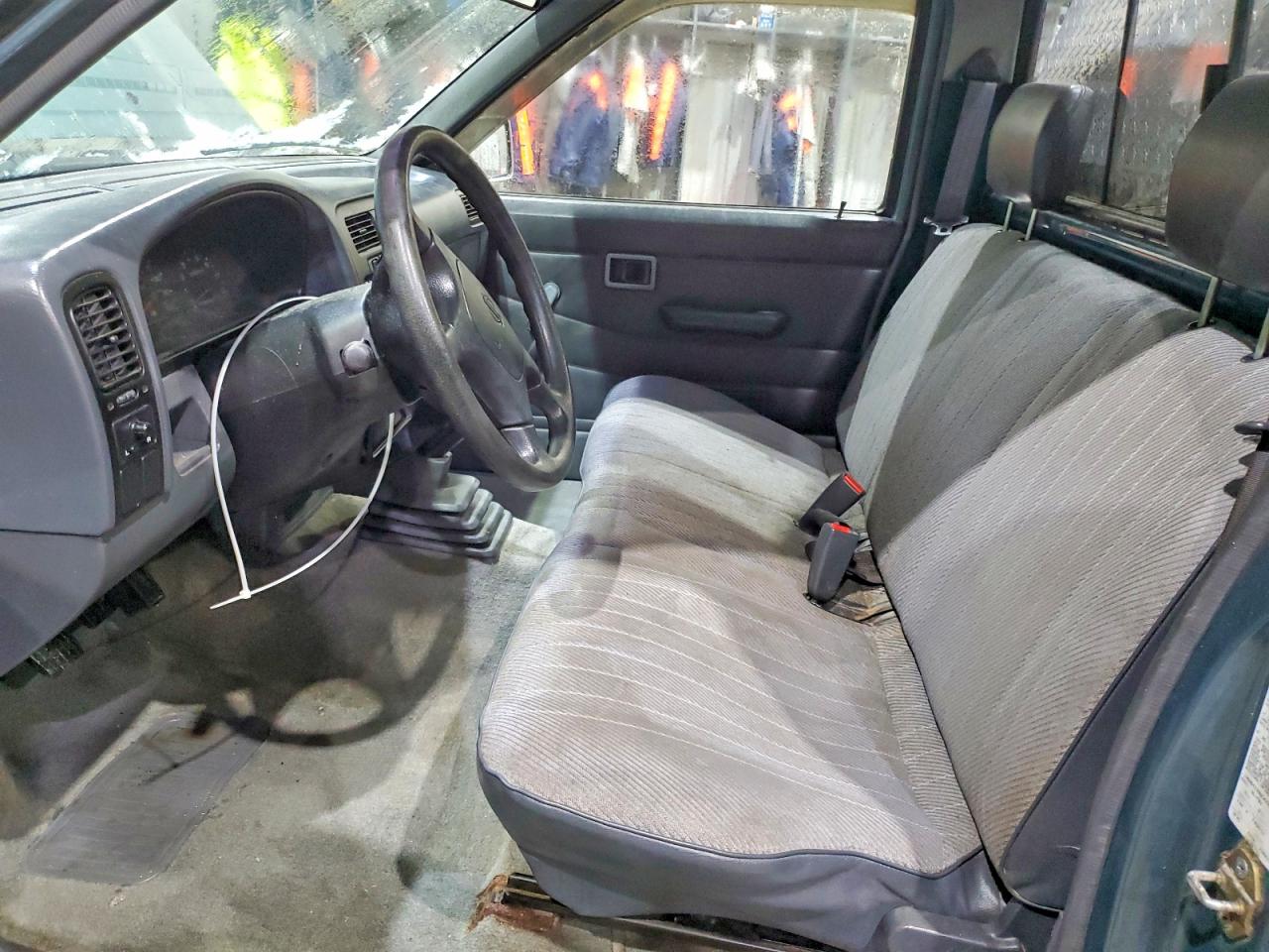 1995 NISSAN TRUCK BASE photo 7