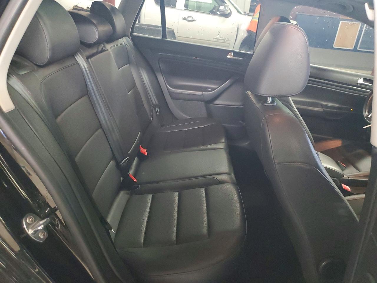 2014 VOLKSWAGEN JETTA TDI photo 11