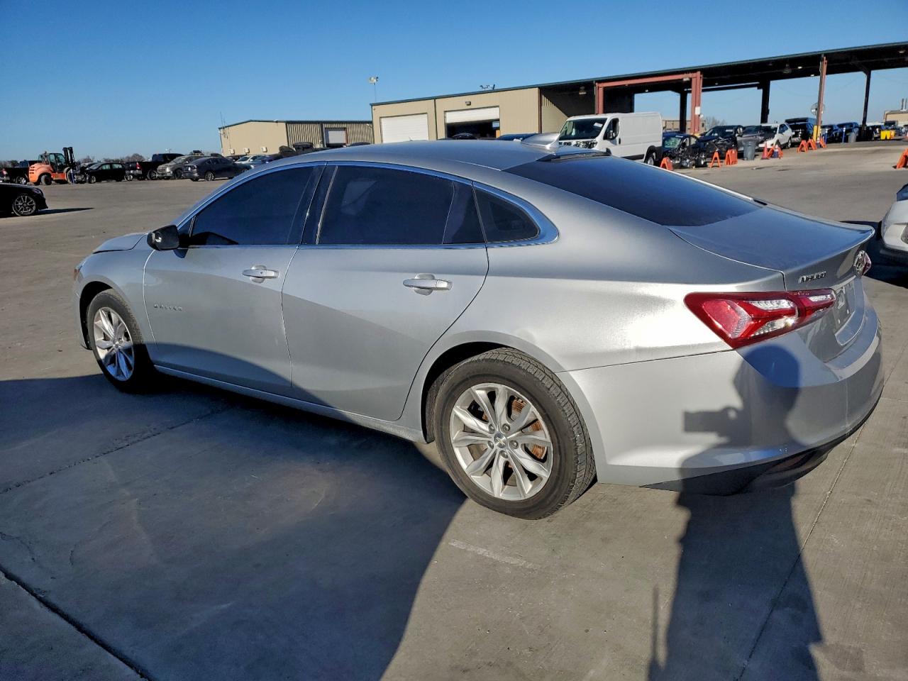 2020 CHEVROLET MALIBU LT photo 2