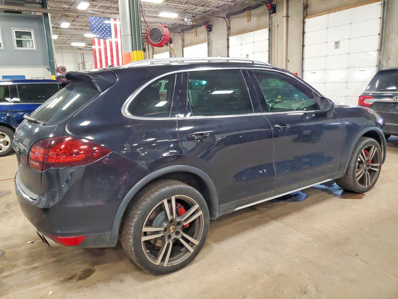 2012 PORSCHE CAYENNE TURBO photo 5