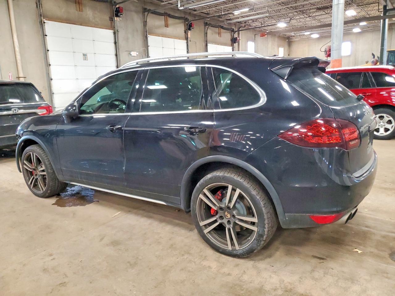 2012 PORSCHE CAYENNE TURBO photo 3