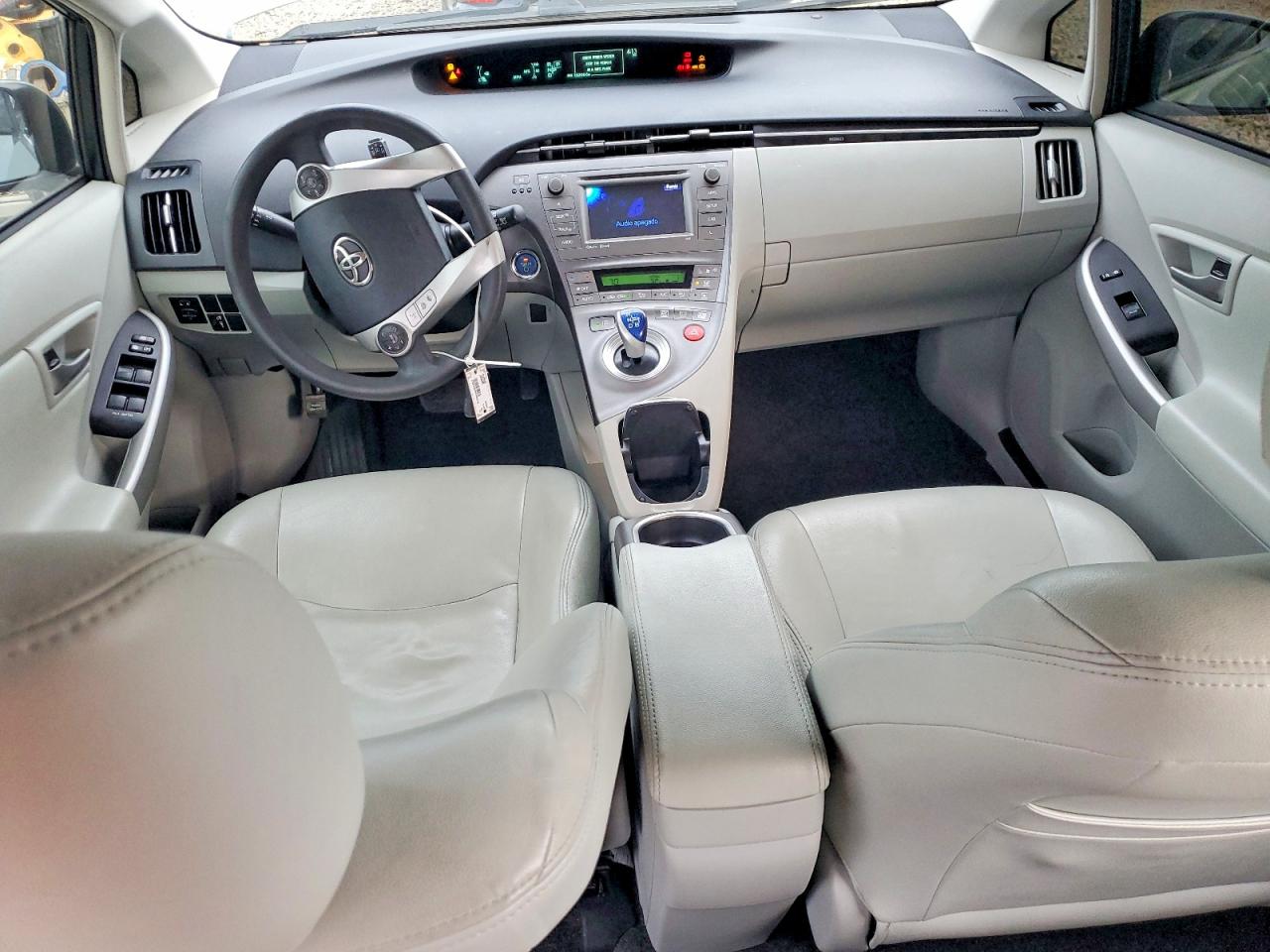 2012 TOYOTA PRIUS photo 8
