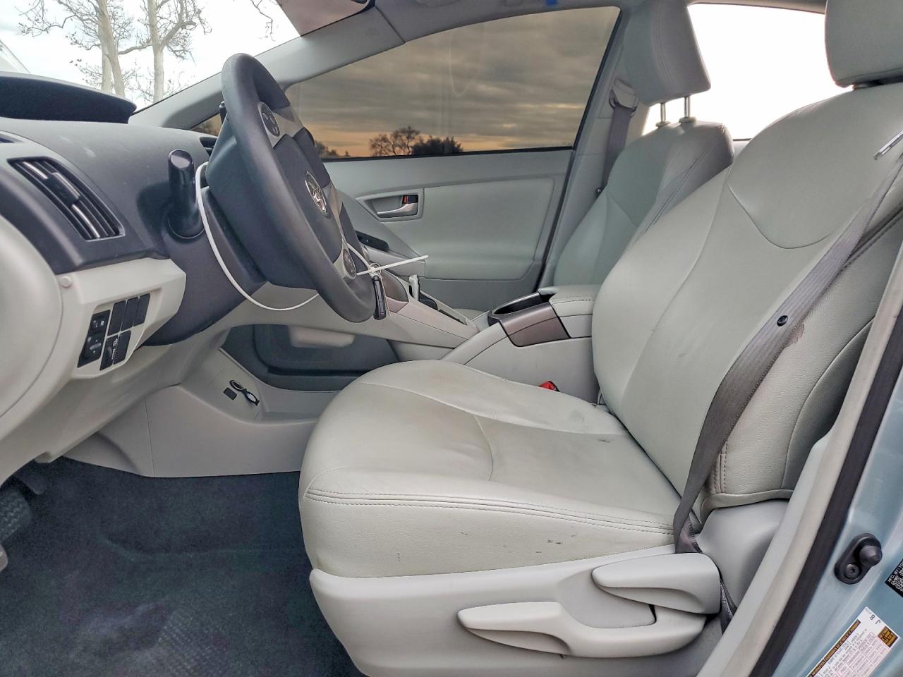 2012 TOYOTA PRIUS photo 7