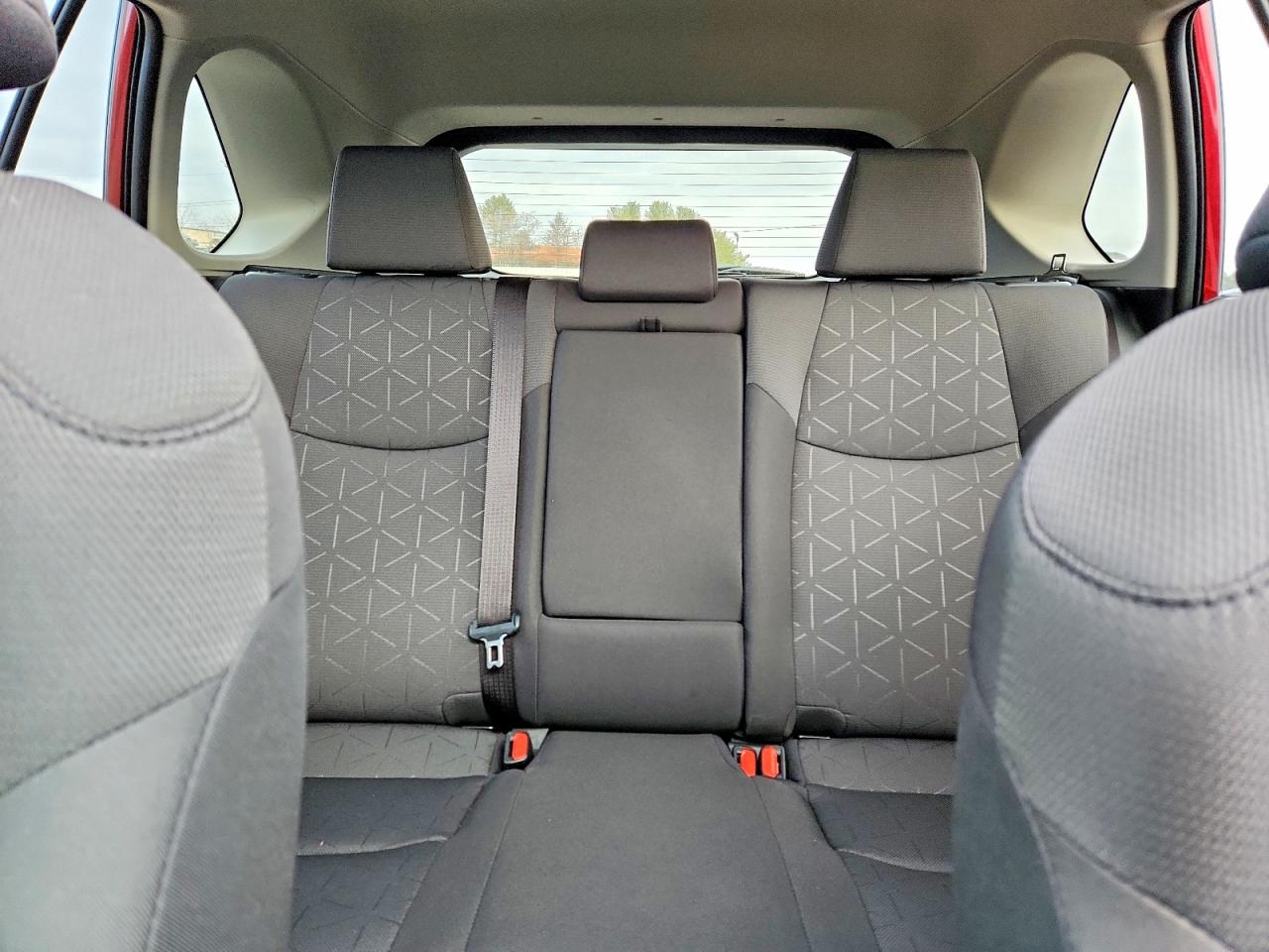 2025 TOYOTA RAV4 XLE photo 10