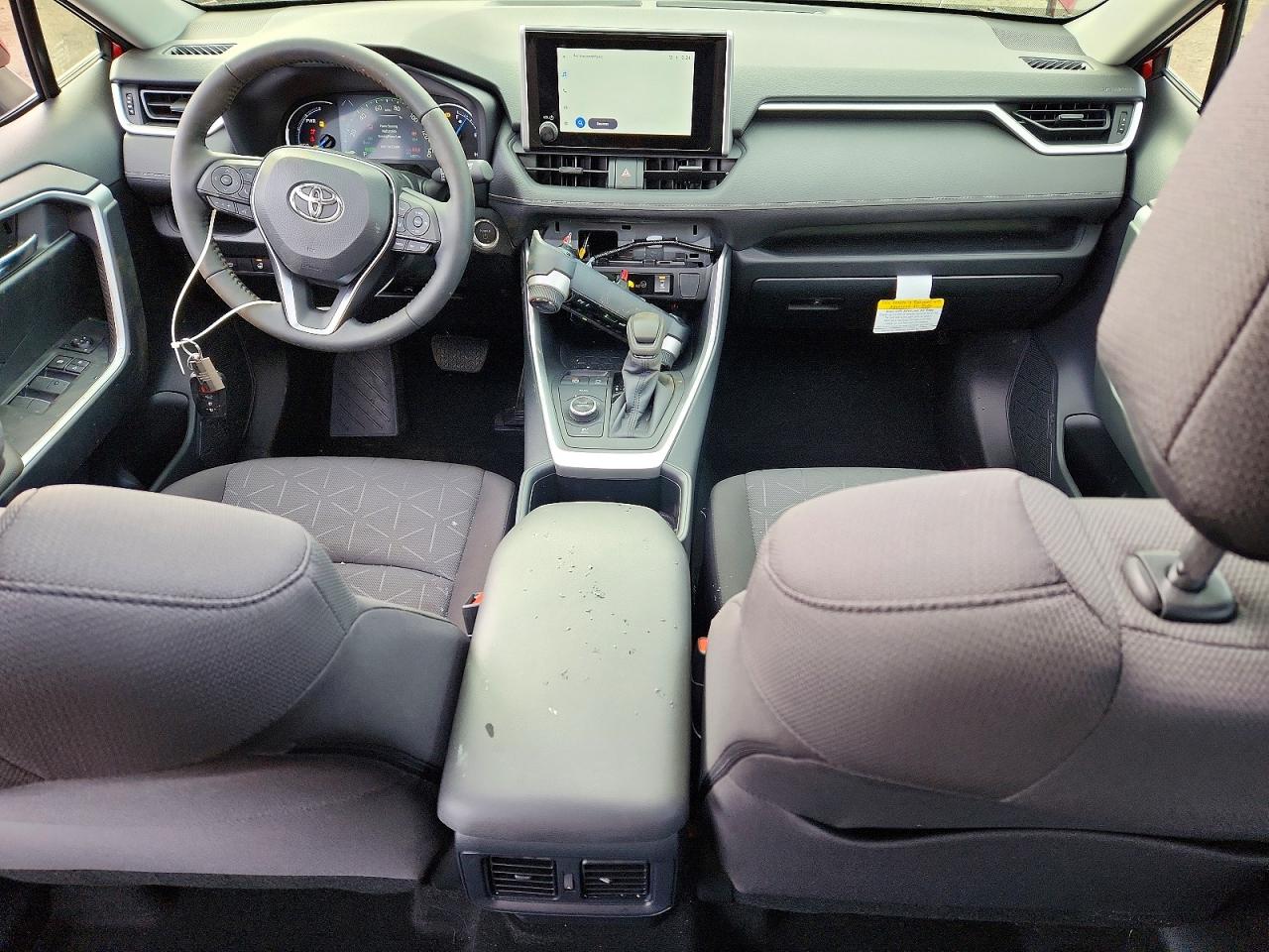 2025 TOYOTA RAV4 XLE photo 8