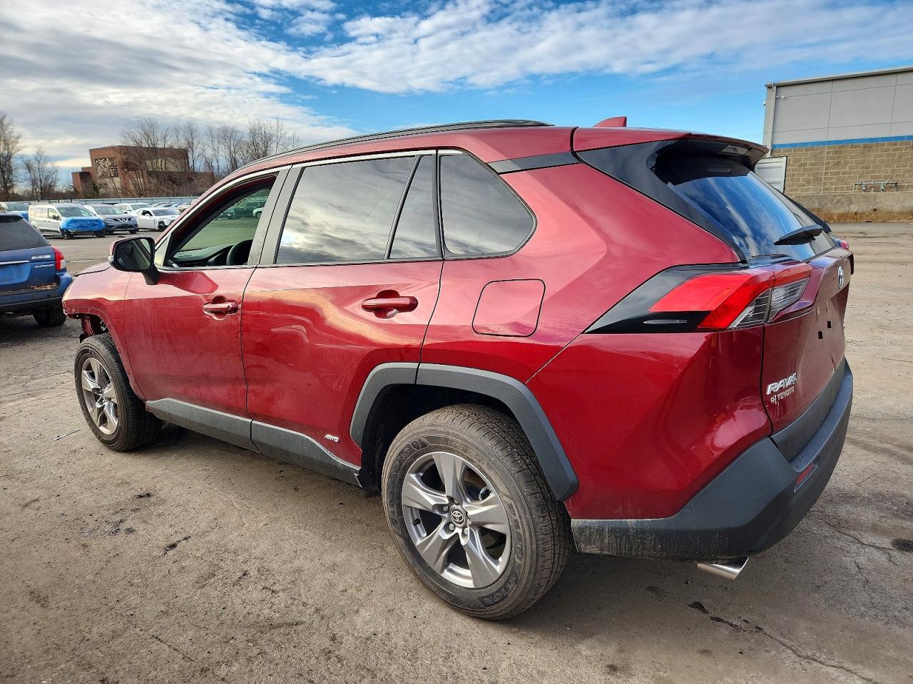 2025 TOYOTA RAV4 XLE photo 2